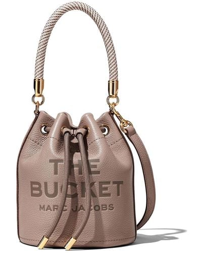 Marc Jacobs Grained Leather Bucket Bag With Logo - Natural