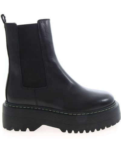 Vivetta Platform Chelsea Boots In - Black