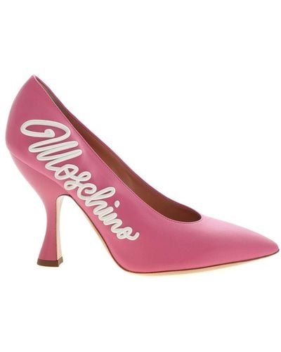 Moschino 3d Effect Logo Pointed Court Shoes In - Pink