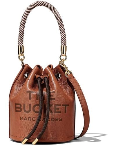 Marc Jacobs Grained Leather Bucket Bag With Logo - Brown