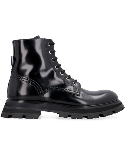 Alexander McQueen Shiny Wander Ankle Boot - Black