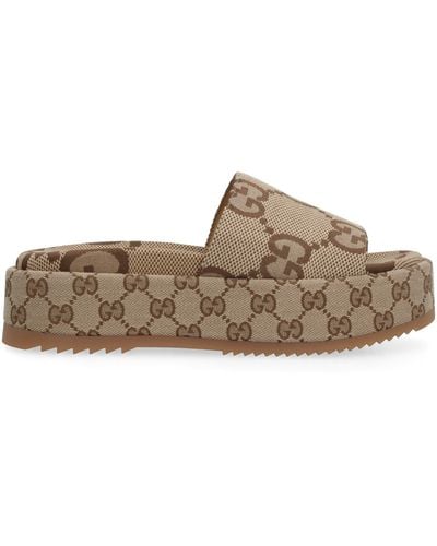 Gucci Sandalo slider donna con plateau - Marrone