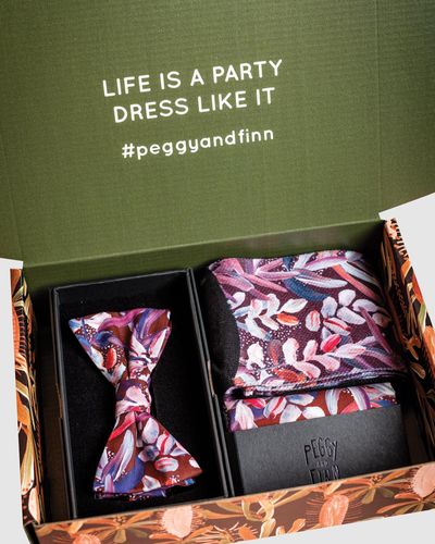Peggy and Finn Protea Bow Tie Gift Box - Green