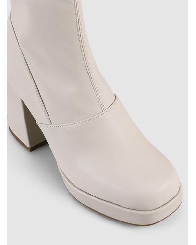 Verali Avril Platform Ankle Boots - White