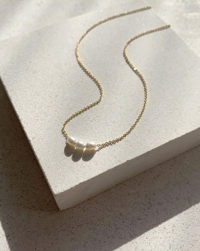 SAINT VALENTINE Mini Pearl Necklace - Metallic
