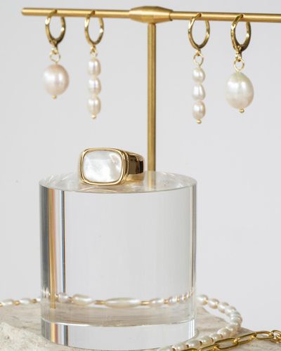 ARMS OF EVE Augusta Hoop & Freshwater Pearl Earrings Small - Metallic