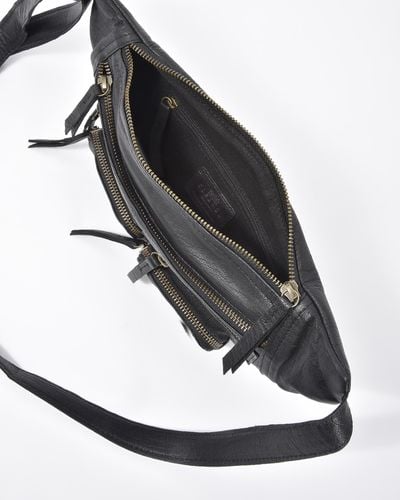 Cobb & Co Bradshaw Zipped Leather Crossbody Bag - Black