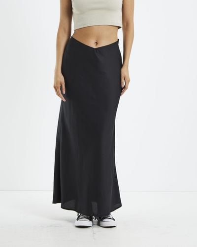Alice In The Eve Lexi Silk Low Rise Skirt Black
