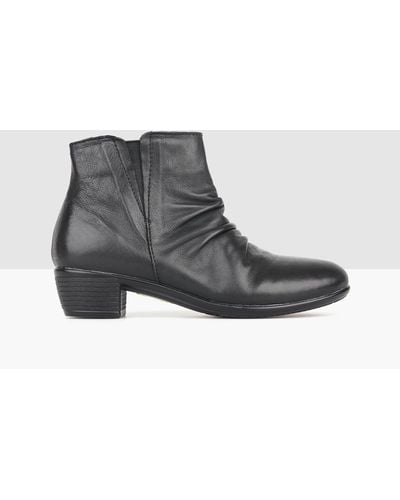 Airflex Ginny Leather Ankle Boots - Black