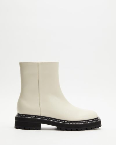 Iconic store spurr boots