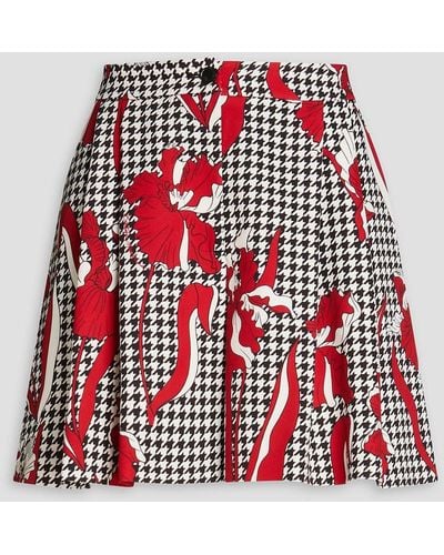 Boutique Moschino Pleated Printed Crepe Shorts - Red