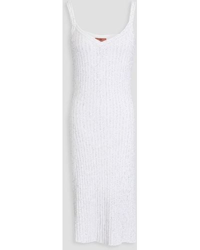 Missoni Geripptes midi-strickkleid mit pailletten in häkeloptik - Weiß