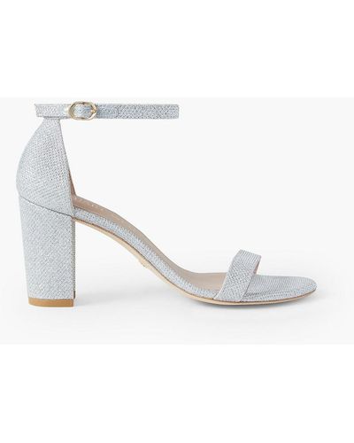 Stuart Weitzman Nearlynude sandalen aus mesh in glitter-optik - Weiß