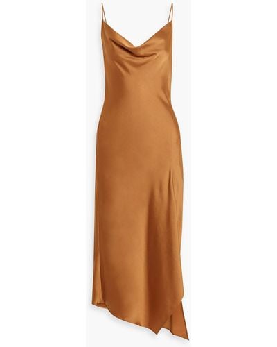 Jonathan Simkhai Nellie slip dress in midilänge aus glänzendem crêpe mit drapierung - Braun