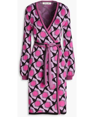 Diane von Furstenberg Wickelkleid aus jacquard-strick mit metallic-effekt - Pink