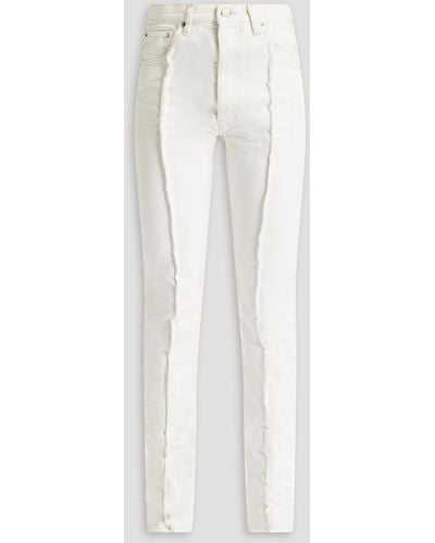 Maison Margiela Hoch sitzende jeans mit schmalem bein und fransen - Weiß
