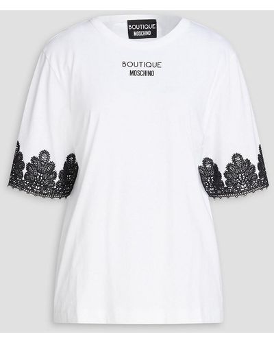 Boutique Moschino Bedrucktes t-shirt aus baumwoll-jersey mit spitzenbesatz - Weiß