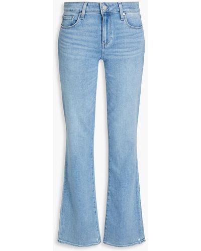 PAIGE Sloane halbhohe bootcut-jeans in ausgewaschener optik - Blau