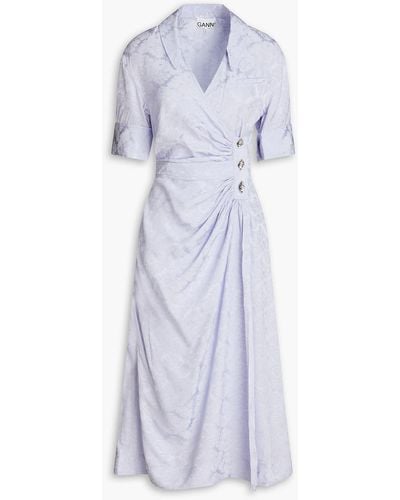 Ganni Midi-wickelkleid aus glänzendem jacquard - Blau