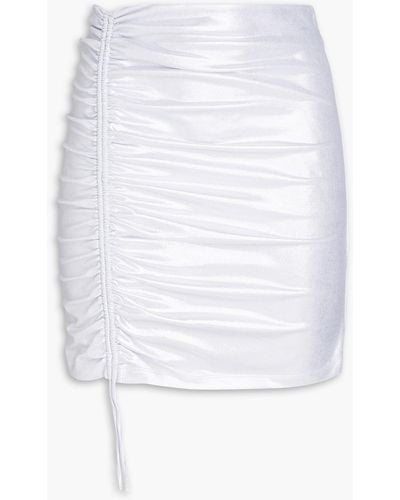 ROTATE BIRGER CHRISTENSEN Margaritta geraffter minirock aus glänzendem jersey in -optik - Weiß
