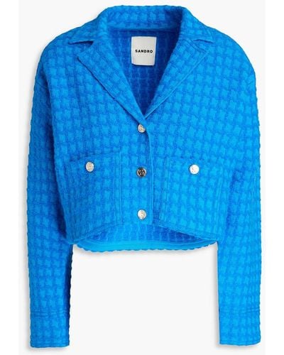Sandro Cropped jacke aus bouclé-tweed - Blau