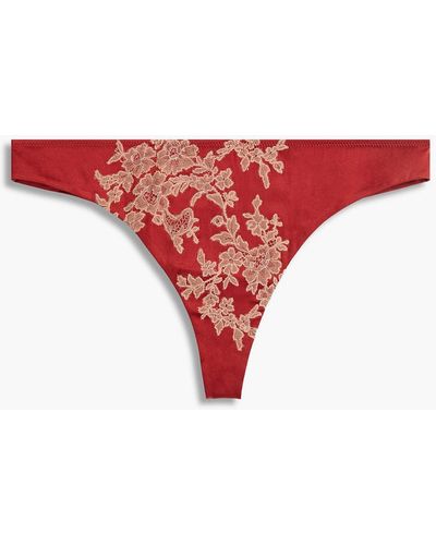 Carine Gilson Tief sitzender string aus stretch-seidensatin mit spitzenbesatz - Rot