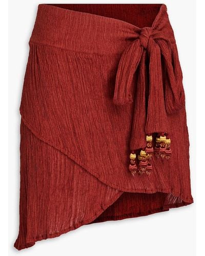 Savannah Morrow Selena minirock aus einer bambus-seidenmischung in knitteroptik mit wickeleffekt - Rot