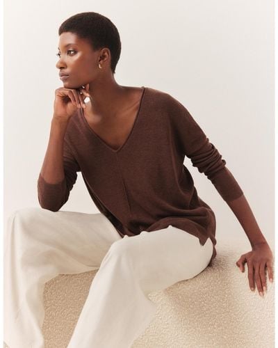 The White Company Linen Rich Rolled Edge V-neck Sweater - Brown