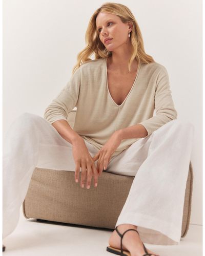 The White Company Linen Rich Rolled Edge V-neck Sweater - Natural