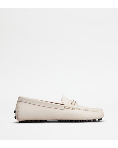 Tod's Gommino Driving Shoes In Leather - White