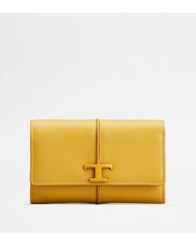 Tod's T Timeless Wallet In Leather - Yellow