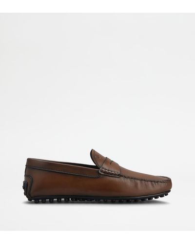 Tod's City Gommino Driving Shoes In Leather - Brown