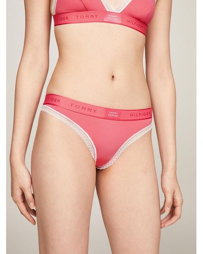 Tommy Hilfiger String à dentelle et logo ton sur ton - Rose