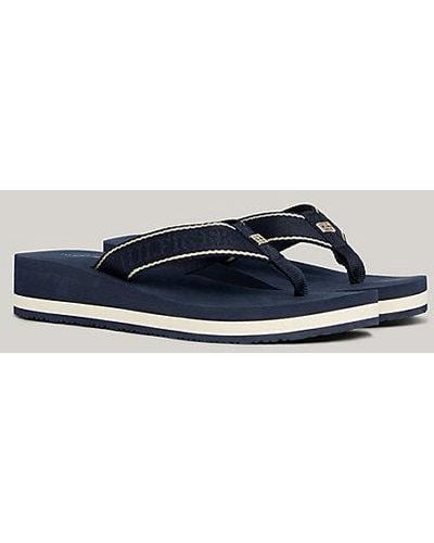 Tommy Hilfiger Slipper Met Webbing En Metalen Vlag - Blauw