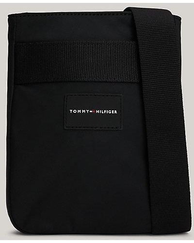 Tommy Hilfiger Kleine Crossbody-Tasche mit gummiertem Logo - Schwarz