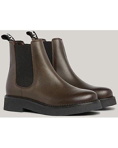 Tommy Hilfiger Leren Chelsea Boot Met Logotape - Bruin