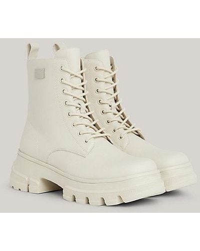 Tommy Hilfiger Halhoge Leren Boot Met Chunky Profielzool - Naturel