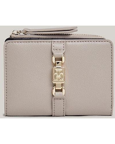 Tommy Hilfiger Slimline Zip-around Portemonnee Met Th-paardenbit - Naturel