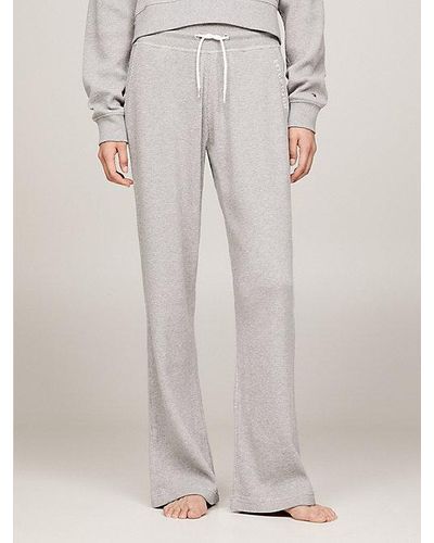 Tommy Hilfiger Joggers gofrados con logo del monotipo - Gris