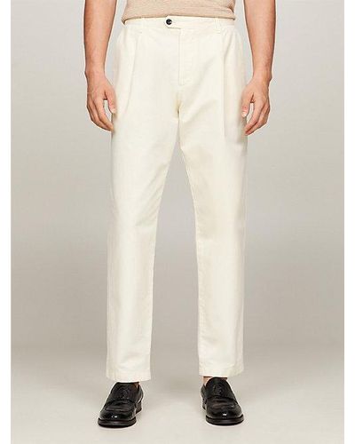 Tommy Hilfiger Tapered Fit Garment-dyed Chino Met Plooien - Naturel