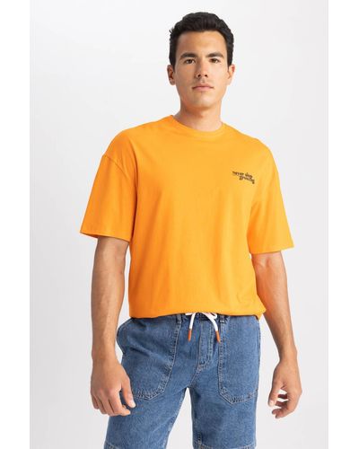 Defacto T-shirt mit rundhalsausschnitt und aufdruck, kurzärmelig, bequeme passform, b0535ax23sm - Orange