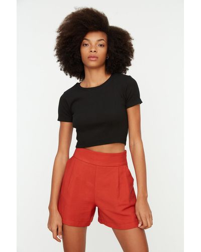Trendyol Collection Braune, gewebte shorts mit taschen - Rot