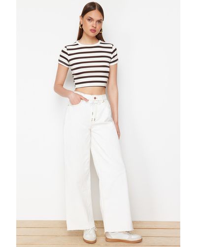 Trendyol Farbene jeans mit hoher taille und weitem bein und detail - Weiß