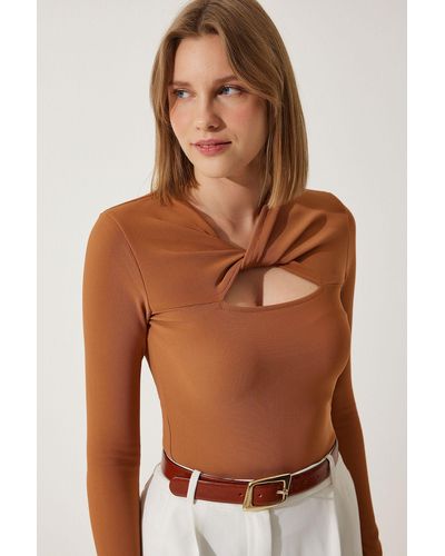 Happiness İstanbul Happiness istanbul helle, gerippte strickbluse mit cut-outs - Braun