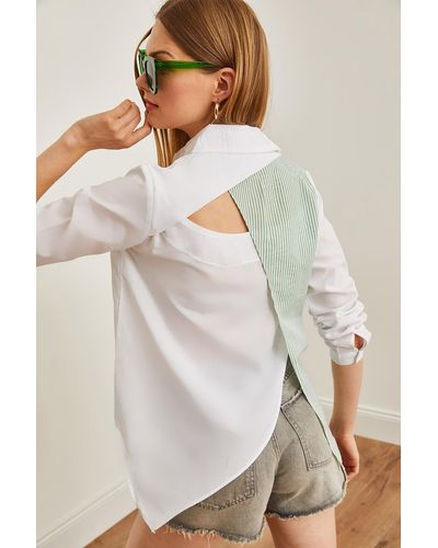 Olalook Es und weißes sambre-übergröße-shirt mit cut-outs und detailliertem rücken - Grün