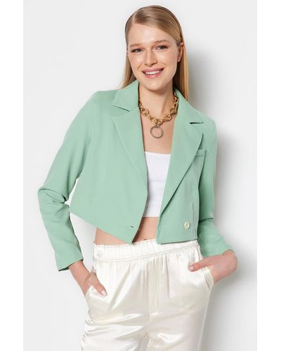 Trendyol E, kurze blazerjacke mit gewebtem futter - Grün