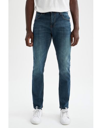 Defacto Sergio regular fit jeanshose mit normaler taille und pfeifenbein - Blau