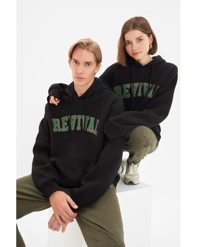Trendyol Es, übergroßes/weit geschnittenes unisex-sweatshirt mit kapuze und textdruck - standard - Schwarz