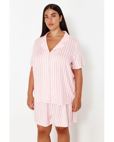 Trendyol Pyjama-set mit gestreiftem hemdkragen - Pink