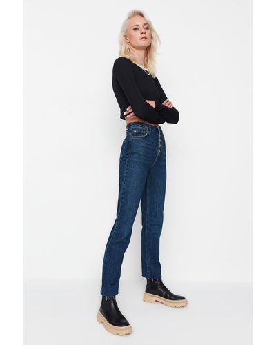 Trendyol Dunkele bootcut-jeans mit hoher taille und cut-outs, vorne geknöpft - Blau